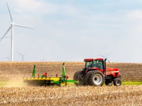 🚜 𝗟𝗲𝘀 𝗲𝘅𝗽𝗹𝗼𝗶𝘁𝗮𝘁𝗶𝗼𝗻𝘀 𝗮𝗴𝗿𝗶𝗰𝗼𝗹𝗲𝘀, 𝗲𝗹𝗹𝗲𝘀 𝗮𝘂𝘀𝘀𝗶, 𝗱𝗼𝗶𝘃𝗲𝗻𝘁 𝗲̂𝘁𝗿𝗲 𝗽𝗿𝗼𝘁𝗲́𝗴𝗲́𝗲𝘀.

De plus en plus d’agriculteurs sont confrontés à des 𝗰𝗮𝗺𝗯𝗿𝗶𝗼𝗹𝗮𝗴𝗲𝘀, des 𝗱𝗲́𝗴𝗿𝗮𝗱𝗮𝘁𝗶𝗼𝗻𝘀,...