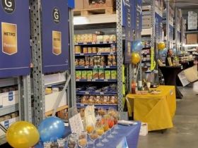 Aujourd’hui, METRO France Vannes célébrait ses 30 ans 🎂

Adrien Alarme était présent pour marquer cet événement et partager ce moment aux côtés des équipes...